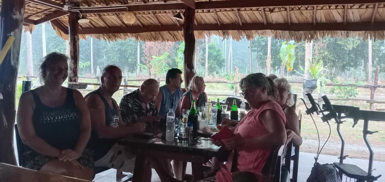 Kohjum Freedom Resort Koh Jum Zewnętrze zdjęcie