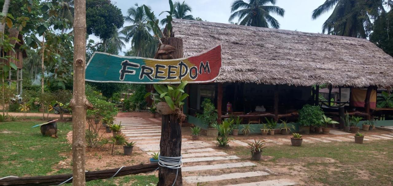 Kohjum Freedom Resort Koh Jum Zewnętrze zdjęcie