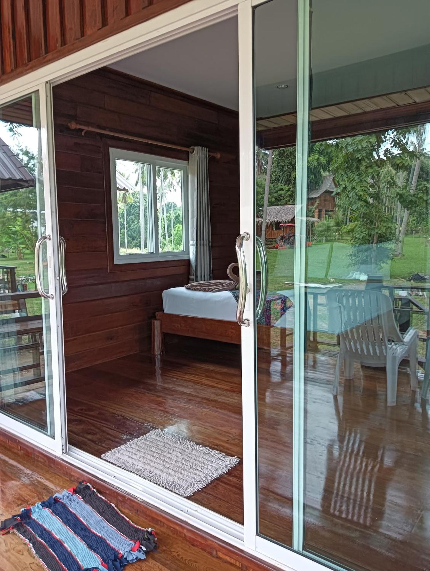 Kohjum Freedom Resort Koh Jum Zewnętrze zdjęcie
