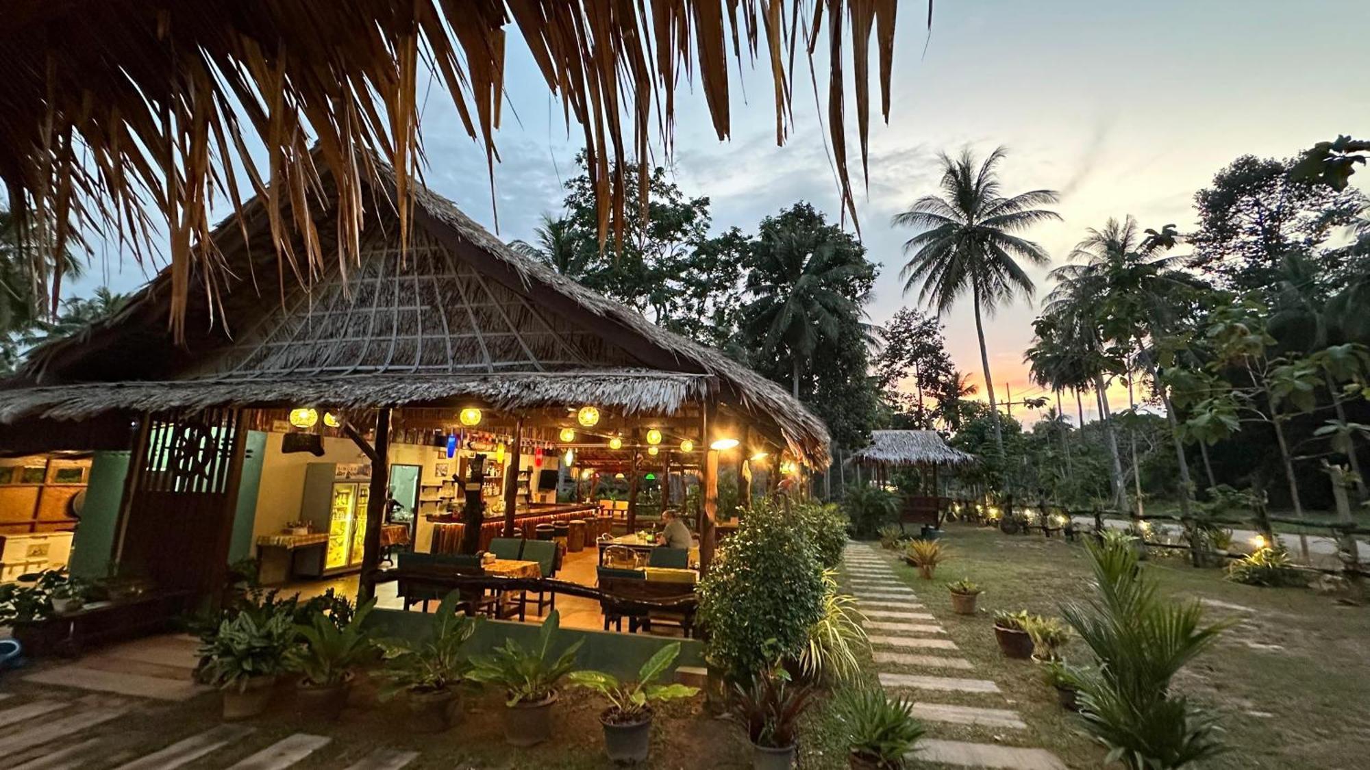 Kohjum Freedom Resort Koh Jum Zewnętrze zdjęcie